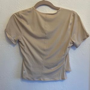 Lululemon T-shirt